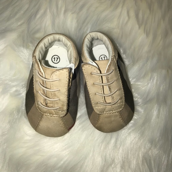 burberry infant shoes